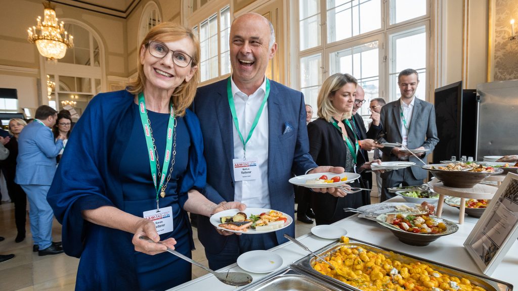 Chris Hofer, A&W Verlag GmbH